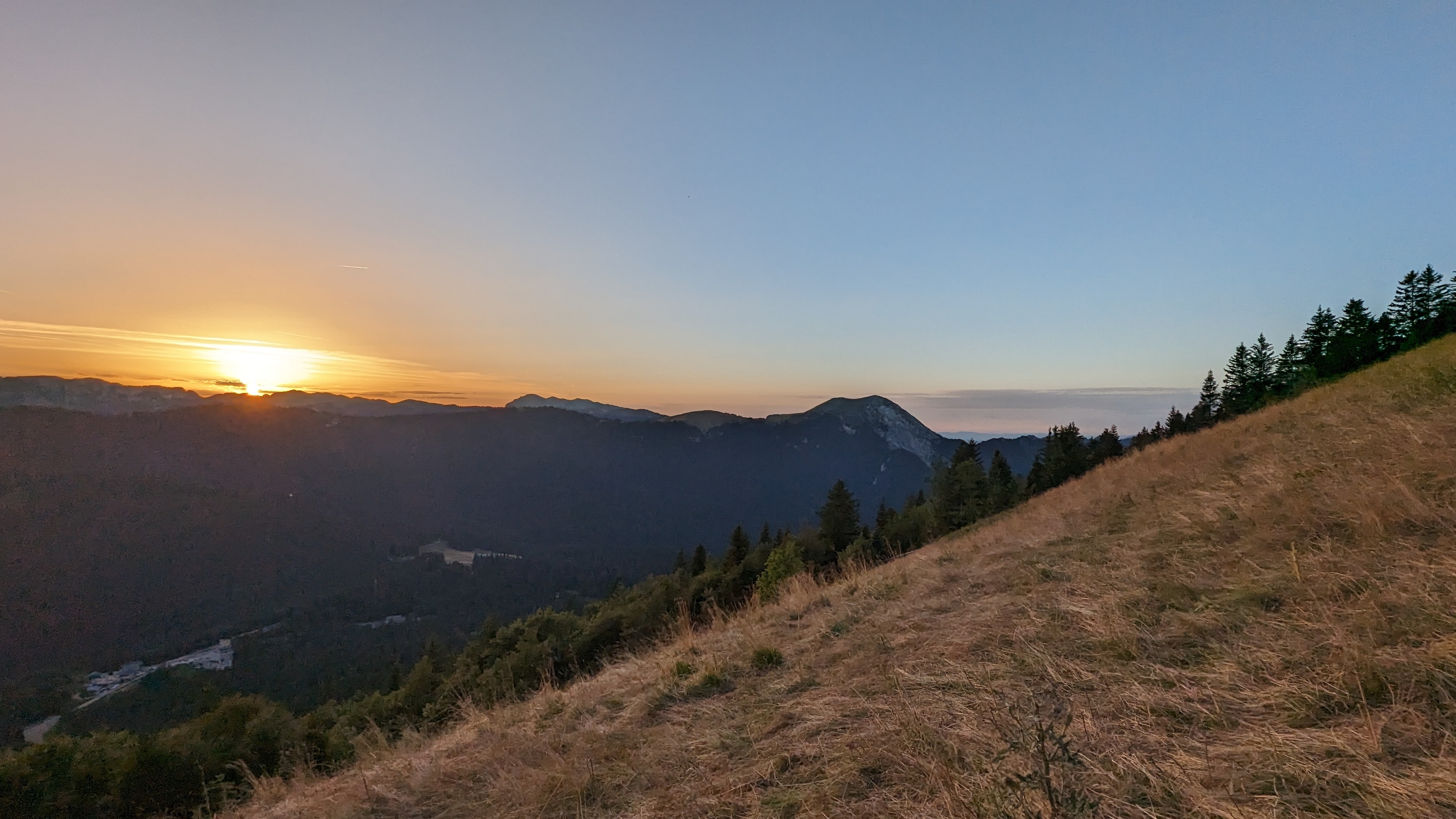 Image 3 pour Chamechaude at Sundown