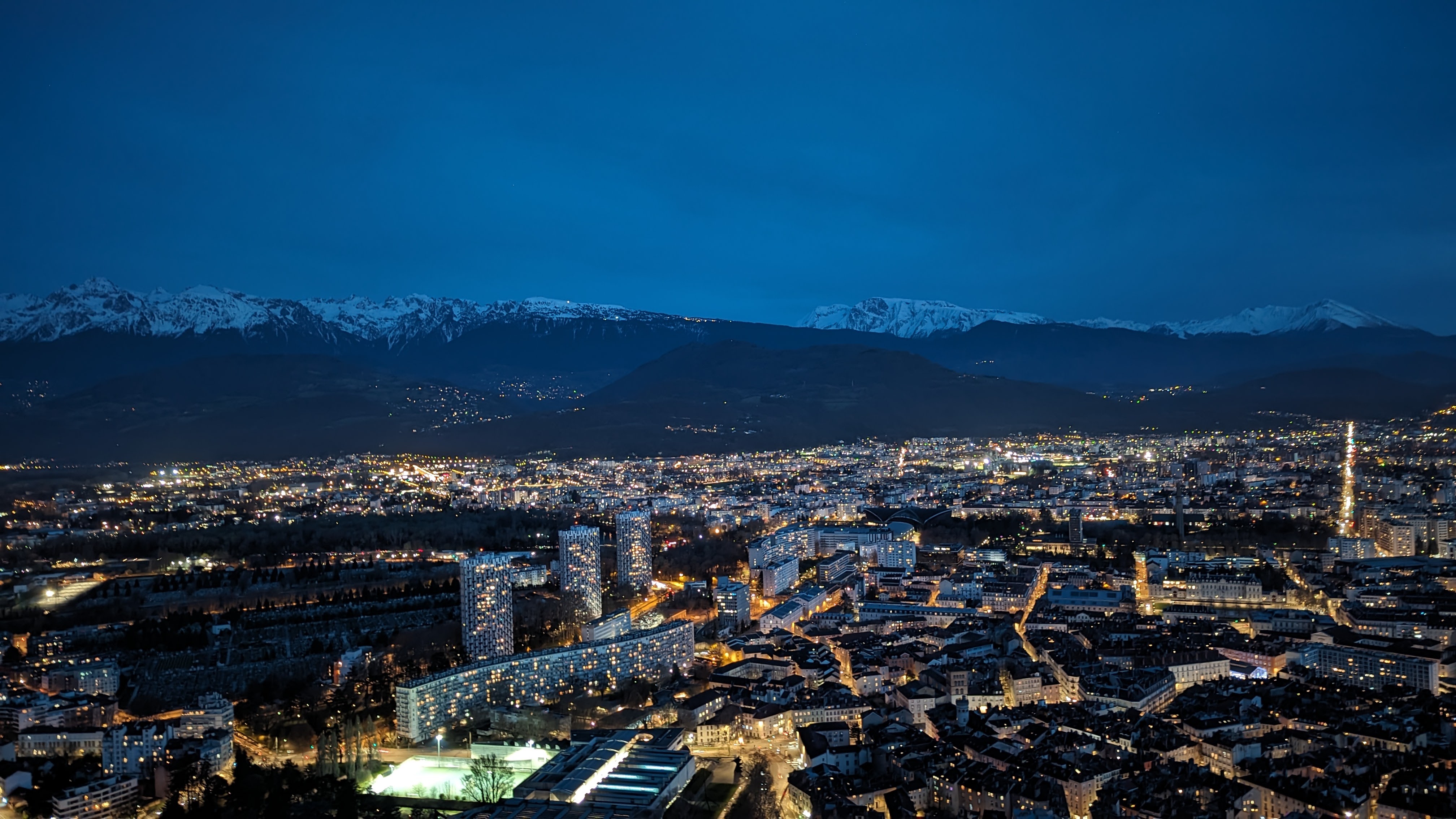 Image 1 pour Bastille à la tombée de la nuit